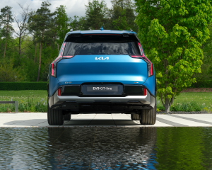 KIA-EV9-GTLINE-DOS-3600x2400-04-BD