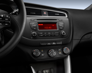 kia_ceed_my16_center_fascia_audio_system_7095_35627