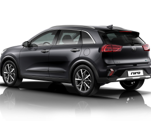 1_kia_niro_hev_my20_7_8_rear_view_platinum_graphite_abt_15833_93100_2