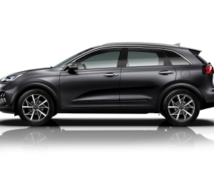 1_kia_niro_hev_my20_side_view_platinum_graphite_abt_15822_93040_2