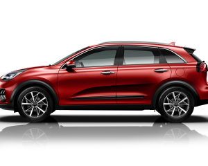 1_kia_niro_hev_my20_side_view_runway_red_cr5_15828_93064_2