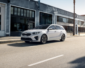 org_1568896282_KIA_CD_SW_PHEV_Shot_0010