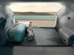 Kia introduces world’s first car accessory made using recycled plastic from the Great Pacific Garbage Patch